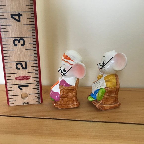 Grandma & Grandpa Mice Rocking Chair Mouse Porcelain Figurines Vintage Korea - Picture 2 of 6